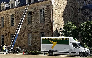 camion déménageur et monte-meubles à Rennes